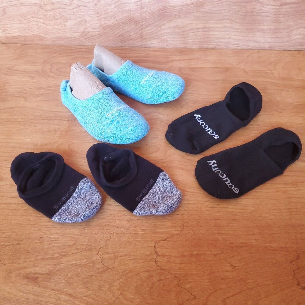 Womens No Show Socks Size M Bombas Saucony Lot of 3 Pairs Black Blue